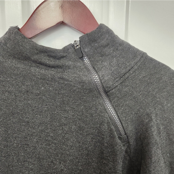 Scorpio Sol Women's Nova Zip Neck Long Sleeve Shirt Gray Size Medium NWOT - Picture 2 of 5